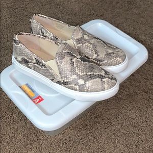 Steve Madden Safary Slip-On Sneakers